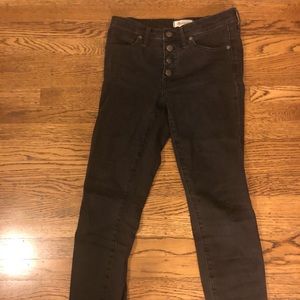 9" High-Rise Skinny Jeans in Black with Buttons